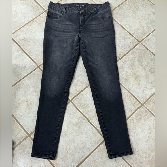 Maurices Black Skinny Jeans Size 14 - Picture 1 of 6